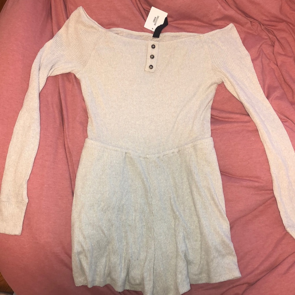 Light Gray Off the Shoulder Knot Romper Urban
